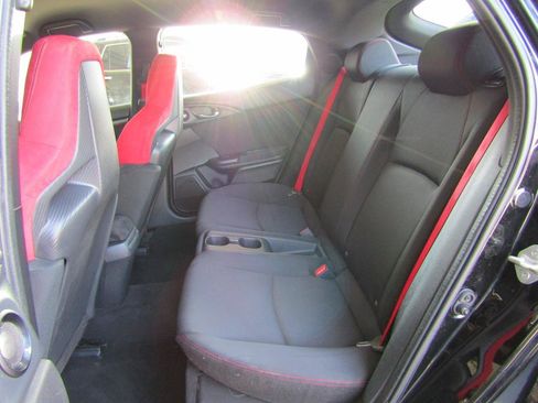 Used 2018 Honda Civic Type R image 9