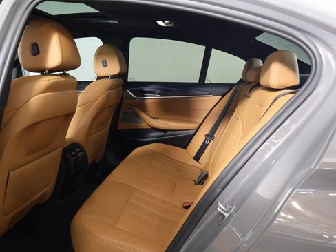 Used 2022 BMW 530e w/ Premium Package RWD image 11