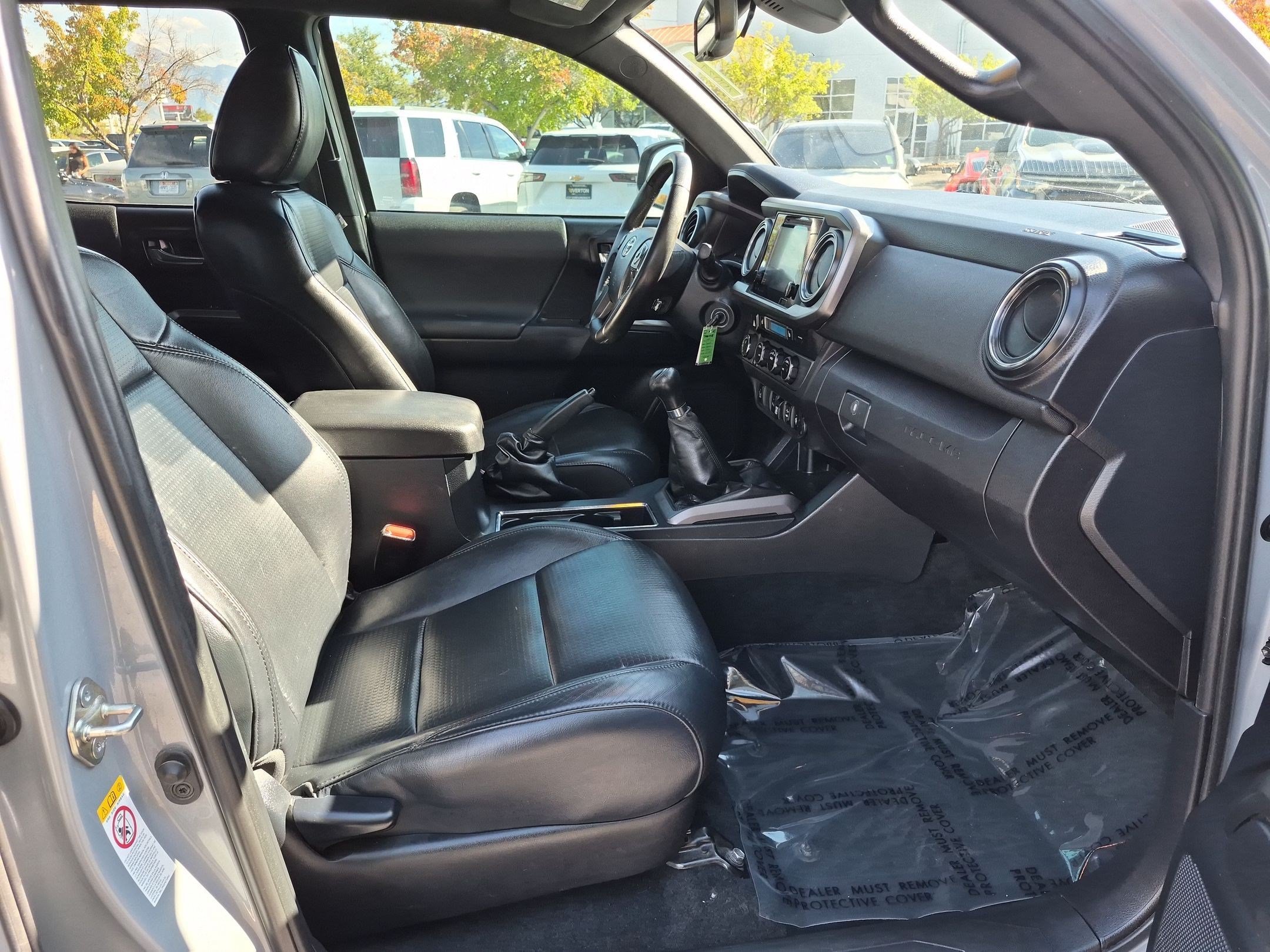 Used 2019 Toyota Tacoma TRD Off-Road w/ TRD Premium Off Road Package AWD/4WD image 29