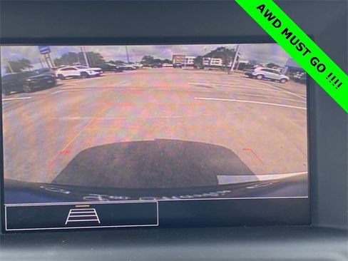 Used 2024 GMC Terrain SLE image 18