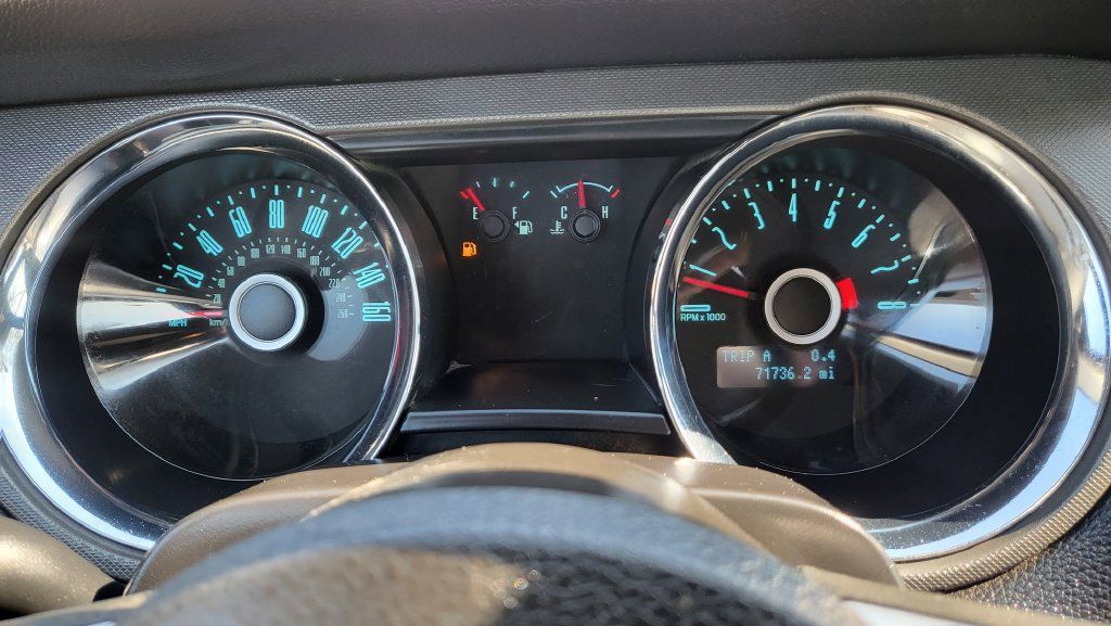 Used 2014 Ford Mustang Convertible RWD image 26