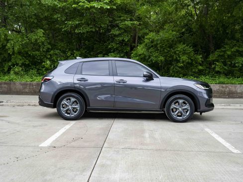 Used 2026 Honda HR-V LX image 9