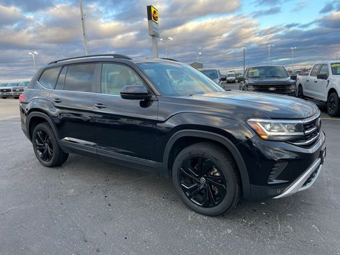 Used 2022 Volkswagen Atlas SE image 2