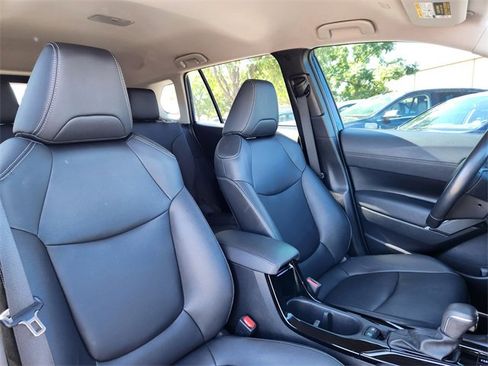 Used 2023 Toyota Corolla Cross XLE image 14