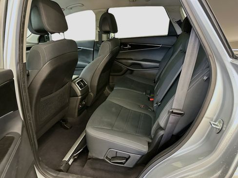 Used 2016 Kia Sorento LX w/ LX Convenience Package image 28