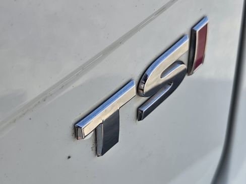 Used 2018 Volkswagen Tiguan SE FWD image 41