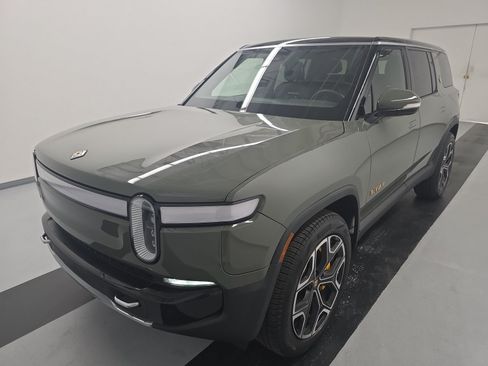 Used 2023 Rivian R1S Launch Edition AWD/4WD image 1