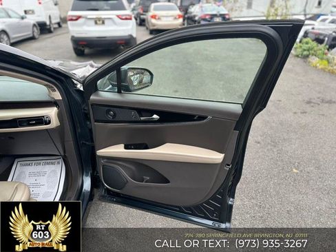 Used 2021 Lincoln Nautilus Reserve image 11