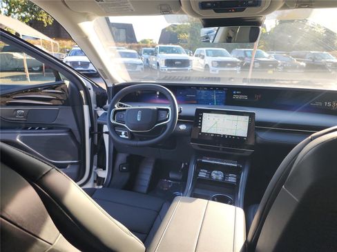 New 2026 Lincoln Nautilus Premier image 21