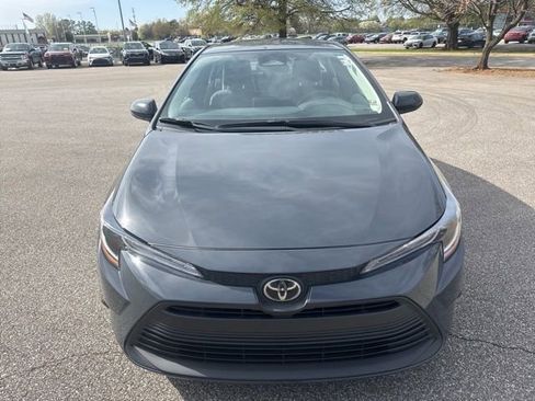 Used 2025 Toyota Corolla LE image 8