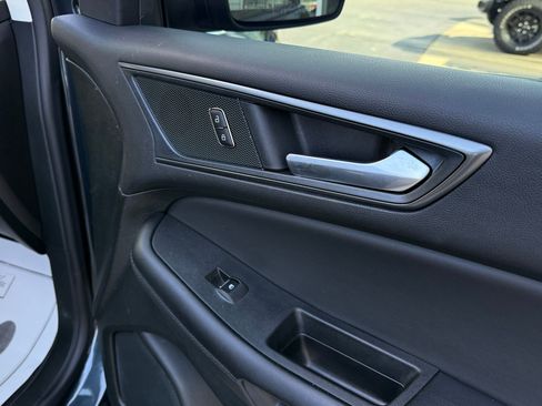 Used 2024 Ford Edge SE image 11