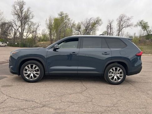 Used 2024 Toyota Grand Highlander Limited image 2