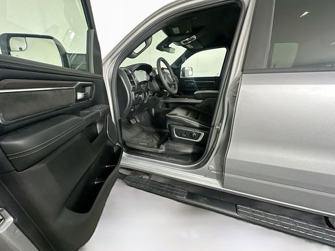 Used 2025 RAM 1500 Laramie RWD image 13