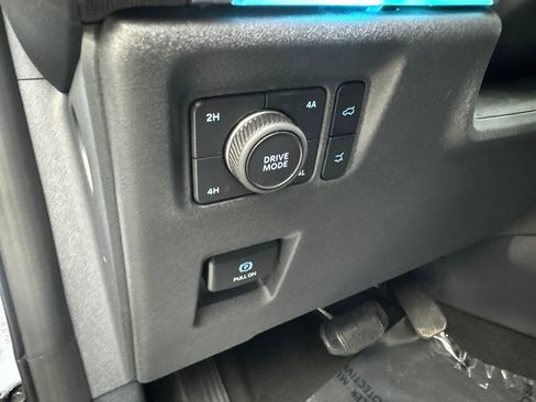 Used 2025 Ford Expedition Platinum AWD/4WD image 59