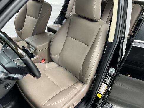Used 2022 Lexus GX 460 Premium w/ Accessory Package AWD/4WD image 11