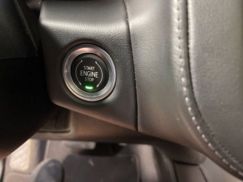 Used 2023 Chevrolet Suburban LT image 37