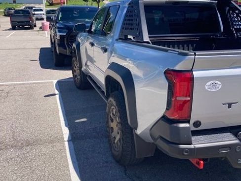 Used 2024 Toyota Tacoma 4x4 Double Cab Hybrid image 6
