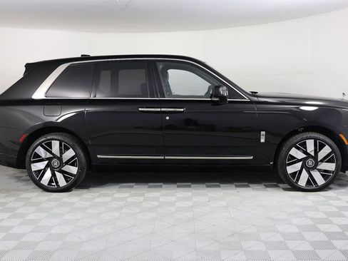 New 2026 Rolls-Royce Cullinan image 8
