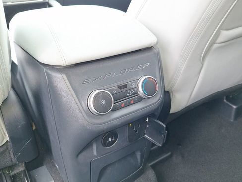 Used 2025 Ford Explorer Platinum w/ Ultimate Package image 20