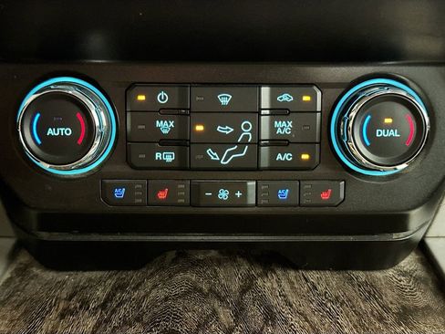 Used 2019 Ford F350 Lariat w/ Lariat Value Package AWD/4WD image 18