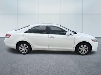 Used 2011 Toyota Camry LE w/ Fleet Convenience Pkg FWD video 2