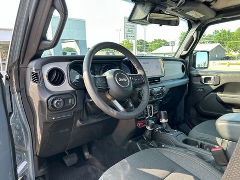 Used 2025 Jeep Wrangler Unlimited Sport S 4xe AWD/4WD image 31