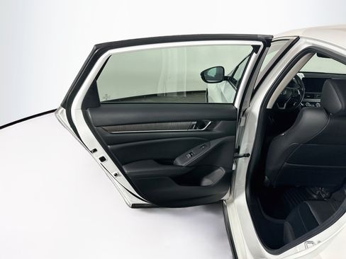 Used 2022 Honda Accord Touring image 27