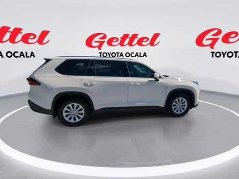 Used 2024 Toyota Grand Highlander Limited image 9