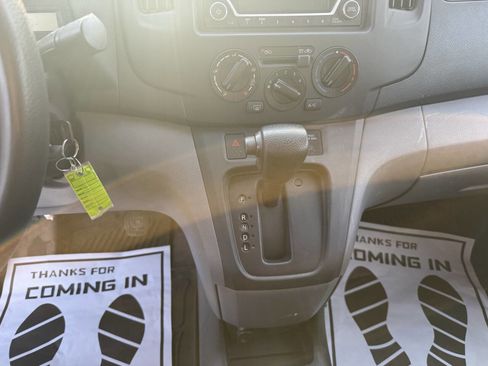 Used 2019 Nissan NV200 S image 25