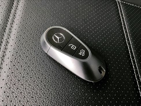 Used 2026 Mercedes-Benz GLC 300 4MATIC image 12