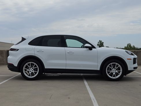 Certified 2026 Porsche Cayenne AWD/4WD image 9