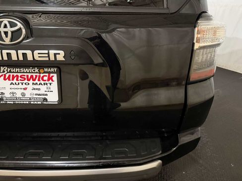 Certified 2022 Toyota 4Runner TRD Off-Road Premium w/ 4Runner Bronze Package (TMS) image 18