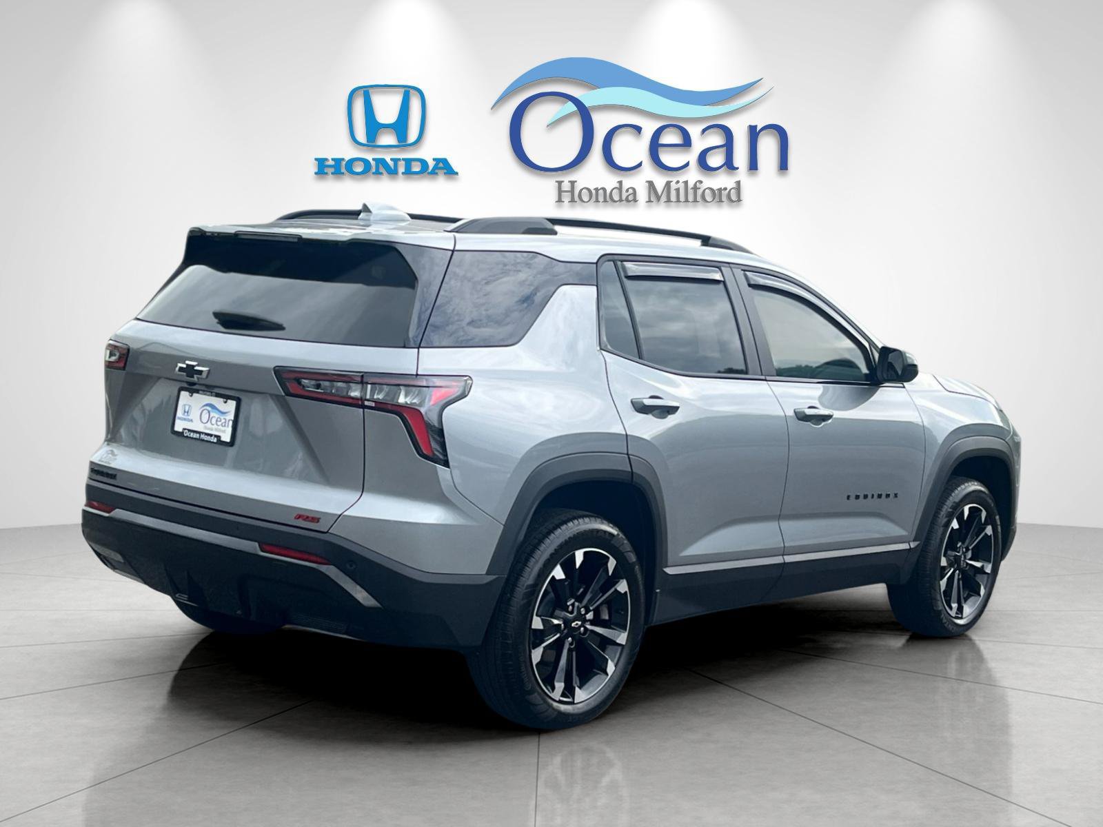 Used 2026 Chevrolet Equinox RS FWD image 3