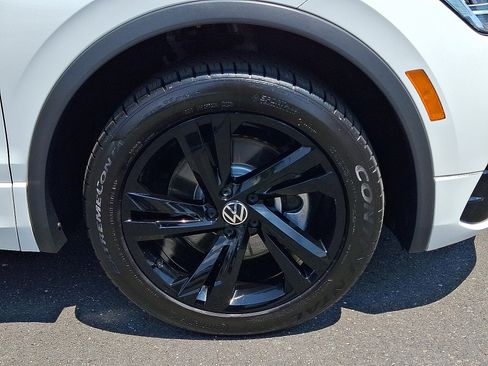 Used 2023 Volkswagen Tiguan SE R-Line AWD/4WD image 27
