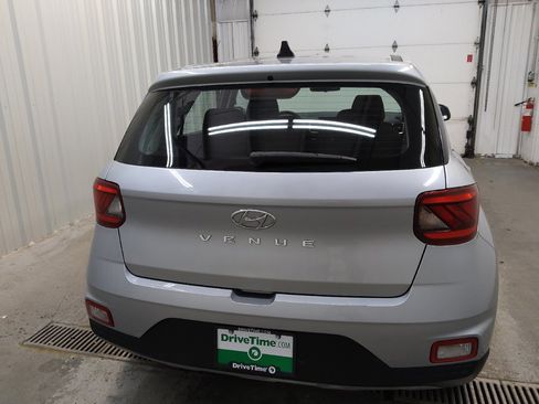 Used 2021 Hyundai Venue SE FWD image 7