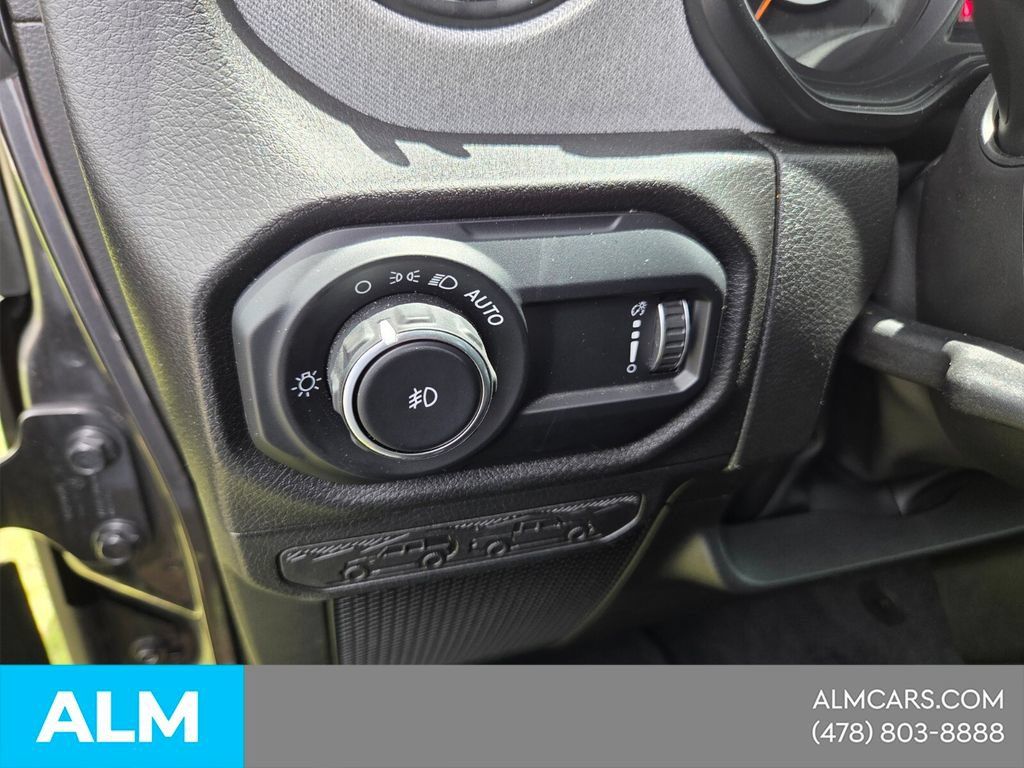 Used 2025 Jeep Wrangler Unlimited Sport AWD/4WD image 21