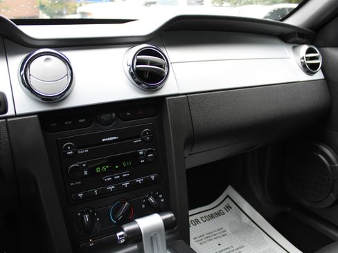 Used 2006 Ford Mustang GT image 12