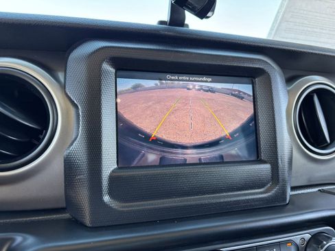 Used 2020 Jeep Wrangler Sport AWD/4WD image 24