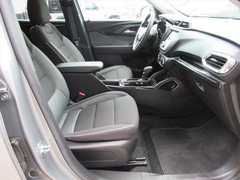 Used 2023 Chevrolet TrailBlazer LT FWD image 10
