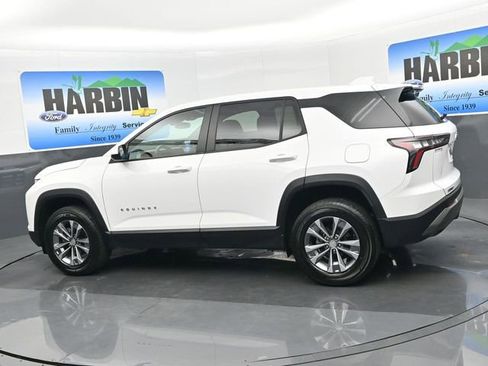 Used 2025 Chevrolet Equinox LT image 3