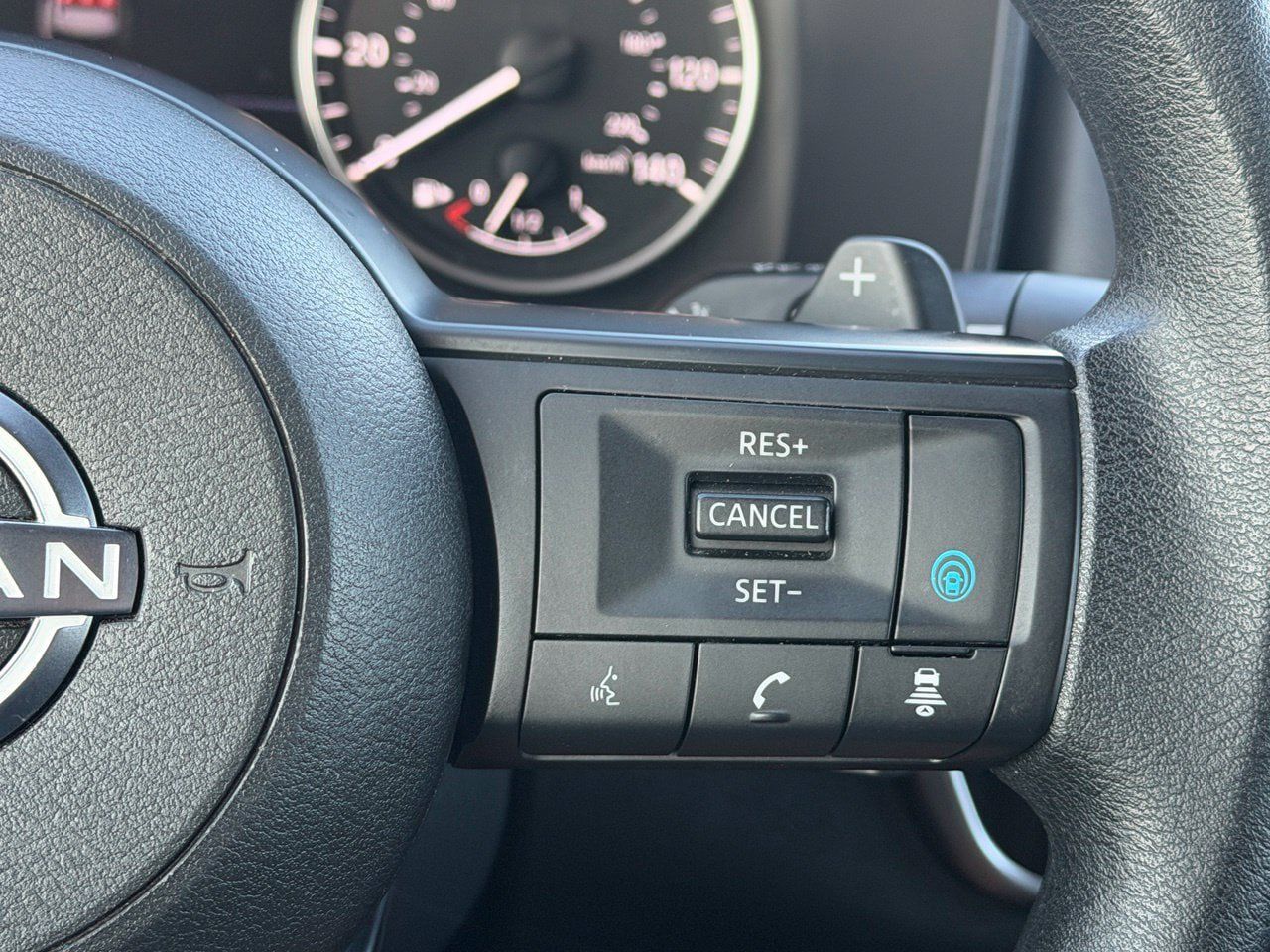 Certified 2024 Nissan Rogue SV FWD image 18