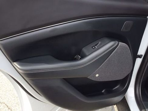 Certified 2022 Ford Mustang Mach-E Premium image 11