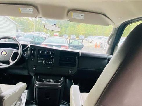 Used 2010 Chevrolet Express 1500 image 14