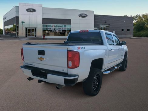 Used 2018 Chevrolet Silverado 1500 LTZ Z71 image 11