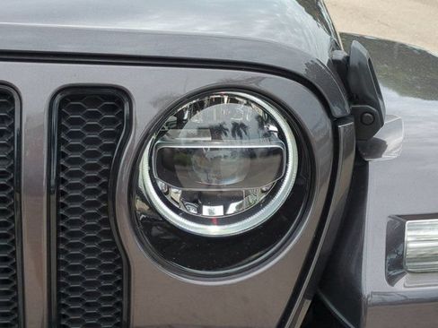Used 2021 Jeep Wrangler Unlimited Sahara AWD/4WD image 10