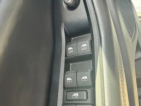Used 2023 Jeep Grand Cherokee L Laredo AWD/4WD image 19