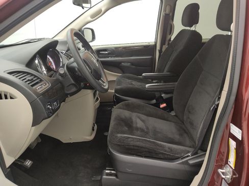 Used 2017 Dodge Grand Caravan SE image 17