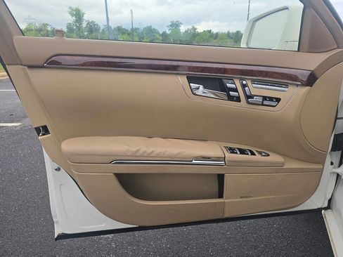 Used 2013 Mercedes-Benz S 550 4MATIC image 10