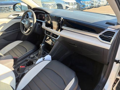 Certified 2025 Volkswagen Taos SEL image 11