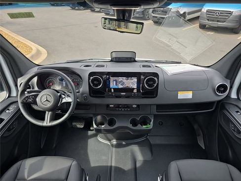 New 2025 Mercedes-Benz Sprinter 2500 image 7